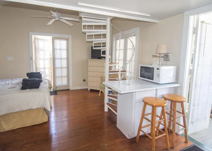 Duval House Bed & Breakfast Key West